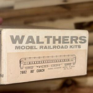 Walthers HO 7882 80' Coach Kit – Vintage Unbuilt Model Railroad Car